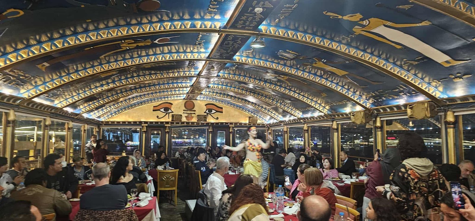 passeio a noite de jantar no nilo em cruzeiro a noite no Cairo