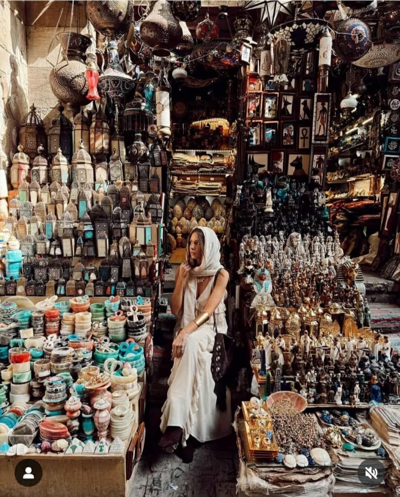 Bazaar khan el khalili de souvenirs no CAIRO