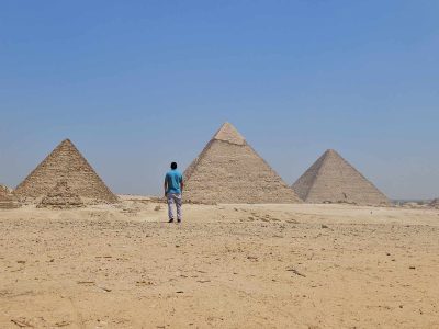 Meditar nas piramides de Giza