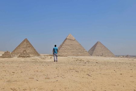 Meditar nas piramides de Giza